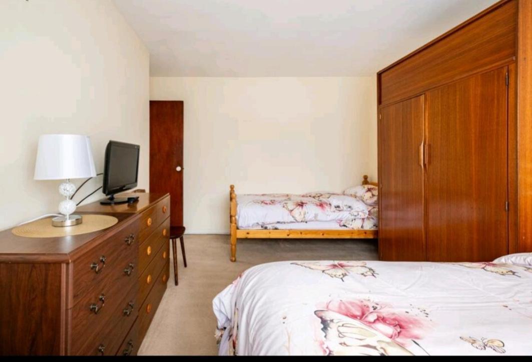 London Stratford Holiday Home Екстериор снимка